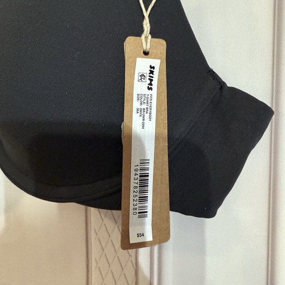 Skims Fits Everybody T-Shirt Bra In Onyx Black Size 36A NWT $54 - Picture 7 of 9